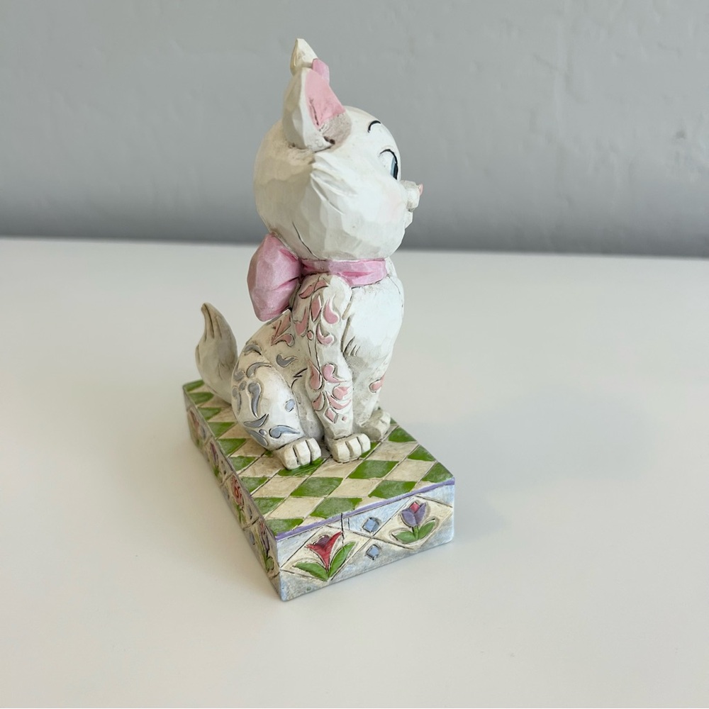 Marie The Aristocats Disney Decor | Jim Shore Showcase Collection | Jolie Marie - Picture 8 of 10